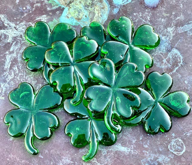 Glass Four Leaf Clover Lucky Charm Sitter Collectible